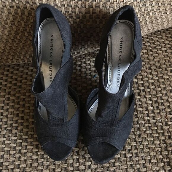 CHINESE LAUNDRY black fabric slip on suede stiletto peep toe heels Sz 7 - Picture 4 of 6